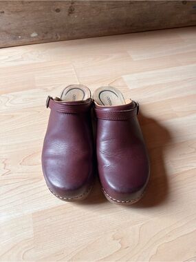Aetrex Leather Clogs